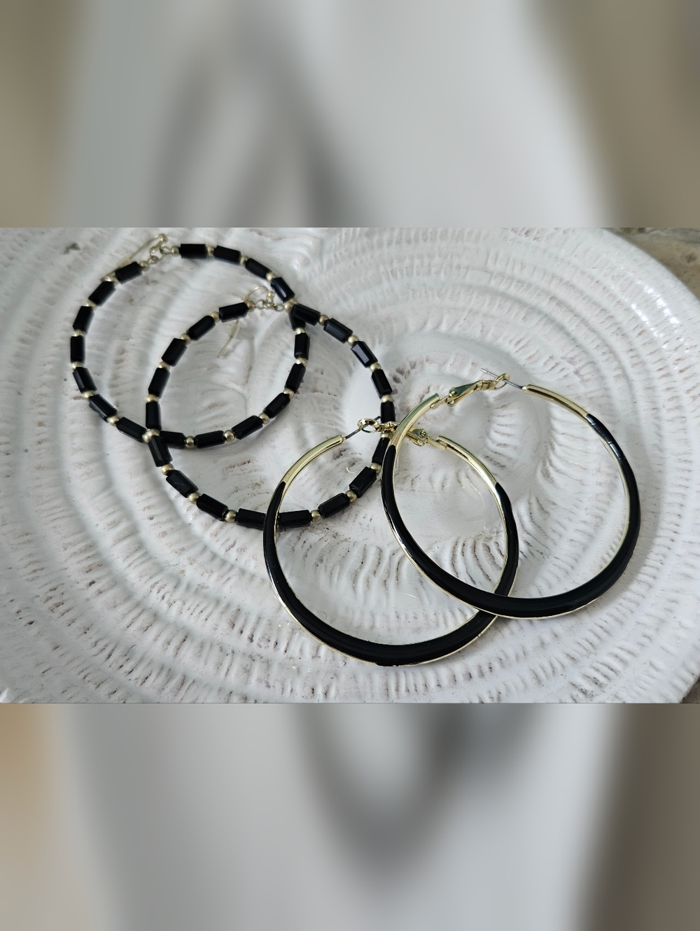 Black and Gold Hoop Earrings Set - Women Jewelry (2x Pairs)